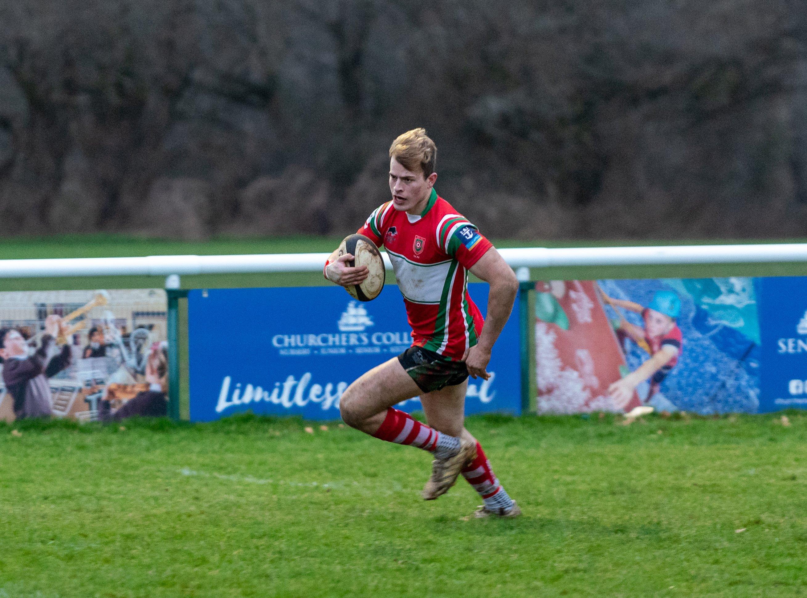 Josh Bowles sprints towards the try line. Picture: Vernon Nash (110120-042)