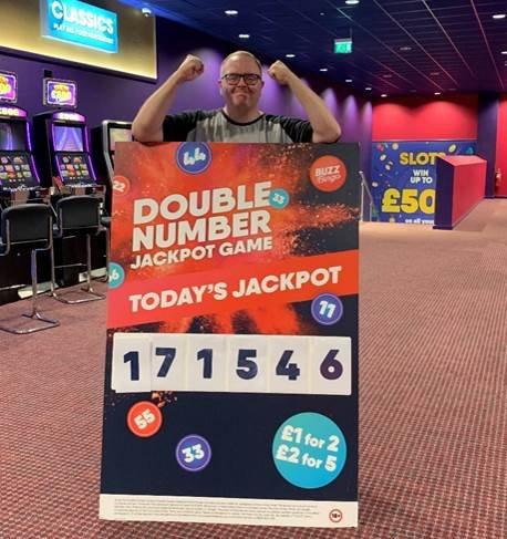 Gareth Bedford celebrating his big win