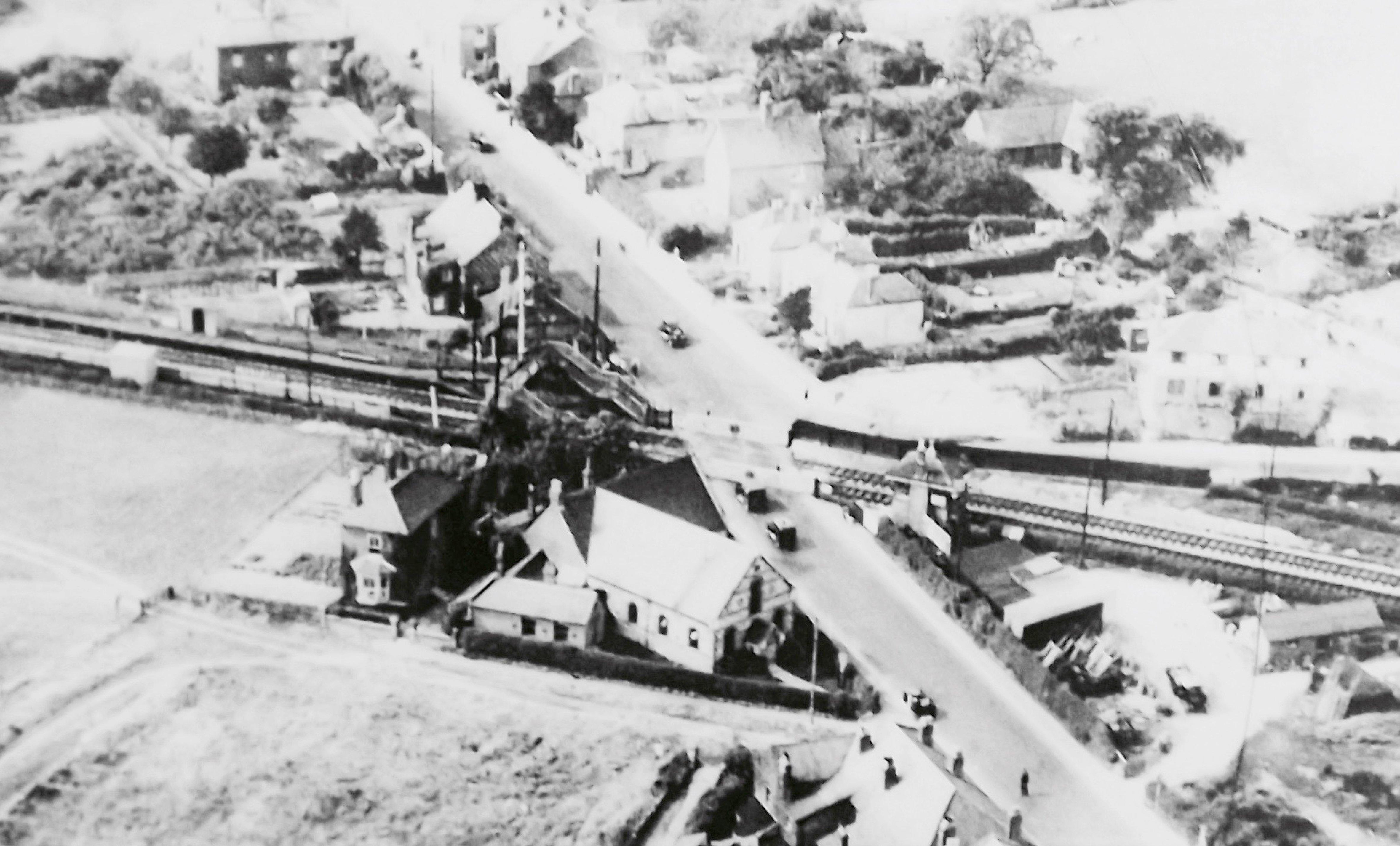 Bedhampton level crossing and Bedhampton Halt. Picture: Tony New collection