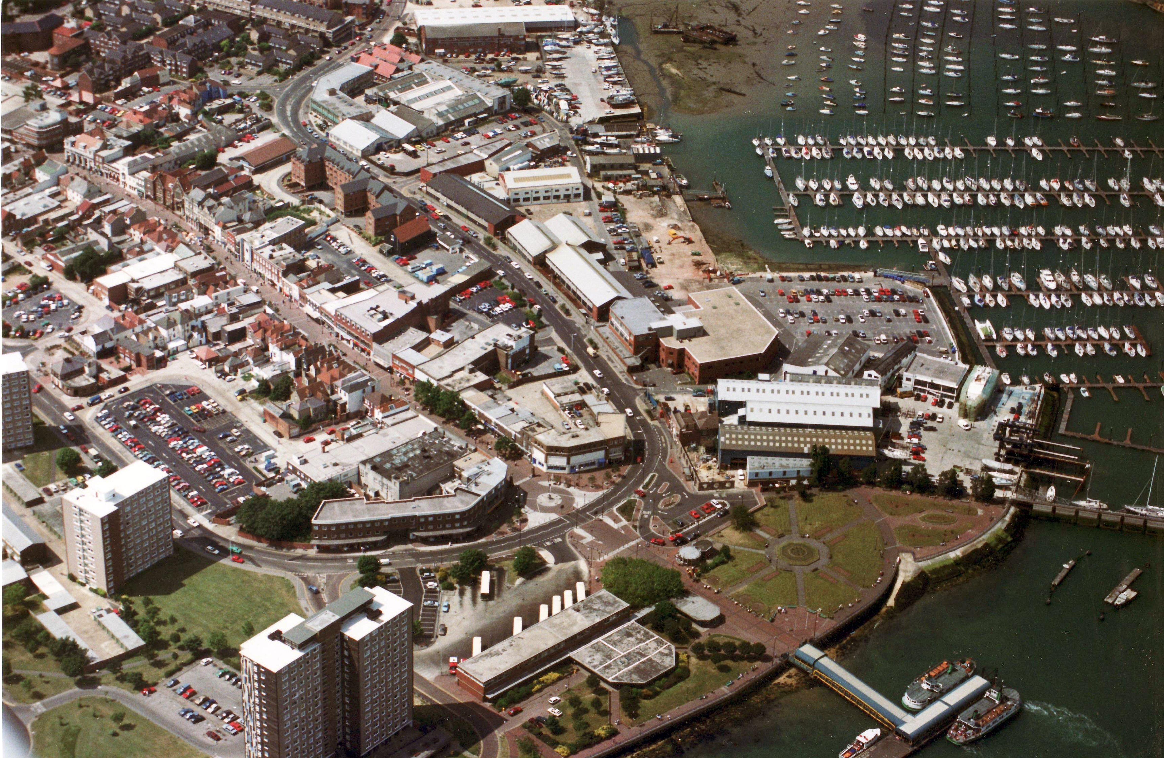 Gosport High Street in 1992