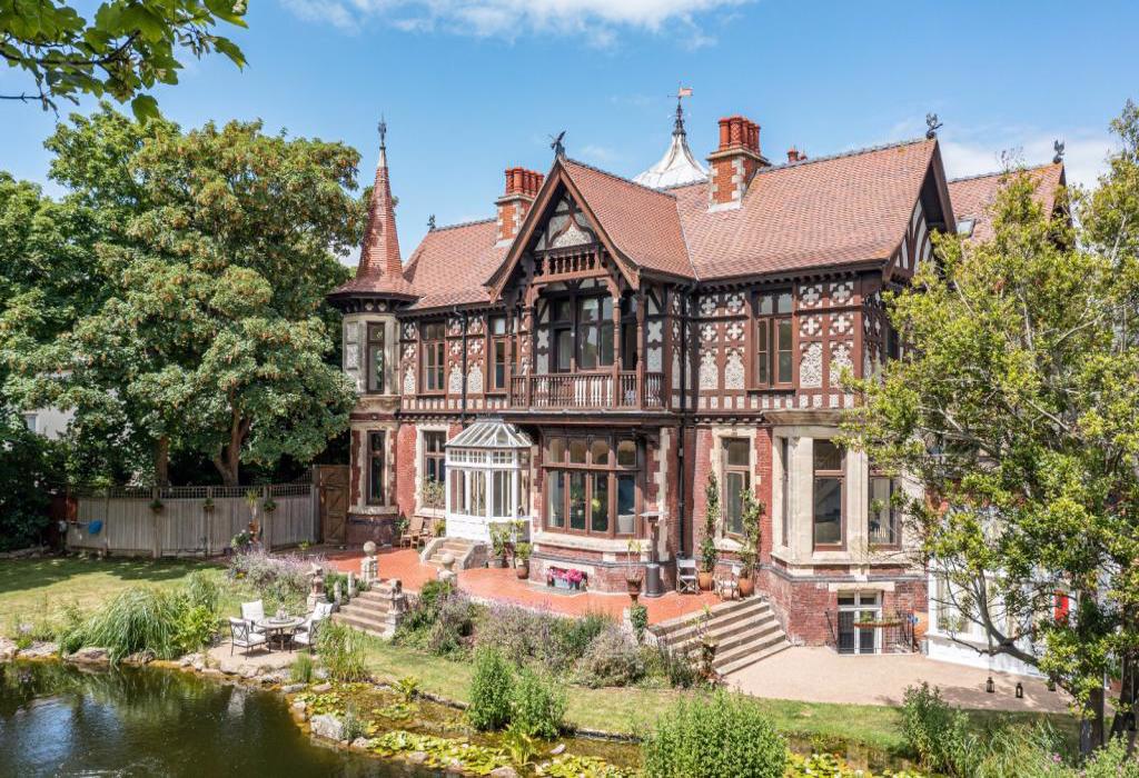 South West Wing of Brankesmere House in Southsea goes up for sale for over £1.6m