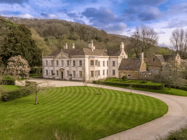 The property in Gloucestershire (Photo: Knight Frank) 