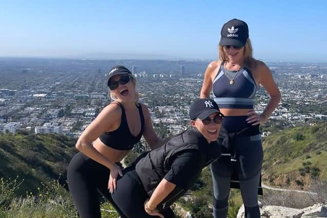 Amanda Holden and Ashley Roberts enjoying a hike in the Hollywood hills.(Photo Credit: Instagram/noholdenback)