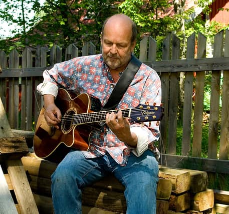 The guitarist passed away following a short battle with cancer (Photo: Facebook/Lasse Wellander)