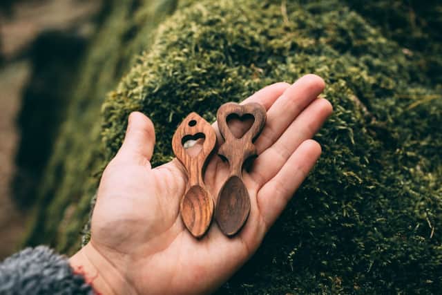 In Wales, lovers exchange unique and beautifully handcrafted wooden spoons on Valentines Day (photo: nachomp82 - stock.adobe.com)