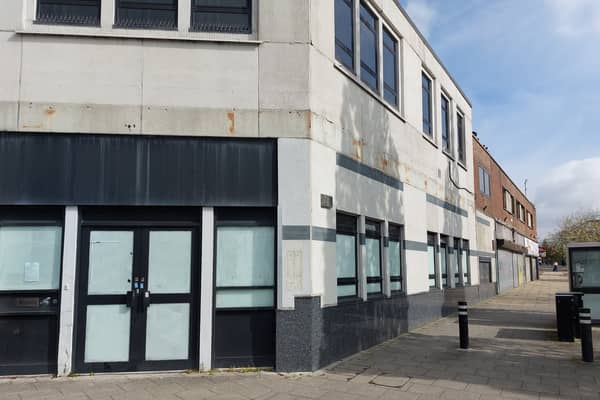 The old Natwest bank building will be reopened as a restaurant and the company have applied for a licence to serve alcohol, play music and have extended opening times.