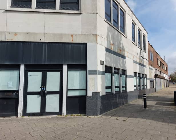 The old Natwest bank building will be reopened as a restaurant and the company have applied for a licence to serve alcohol, play music and have extended opening times.