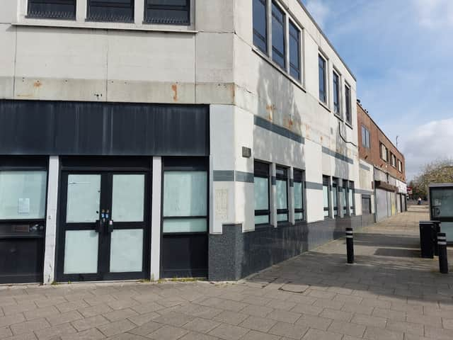 The old Natwest bank building will be reopened as a restaurant and the company have applied for a licence to serve alcohol, play music and have extended opening times.