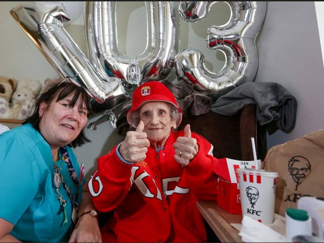 Eileen Veysey celebrates her 103rd birthday with a KFC