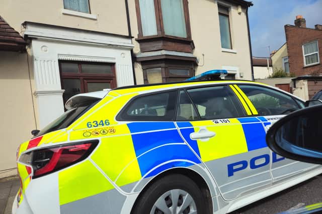 Police at Walmer Road. Pic: Lexi Vaizey 