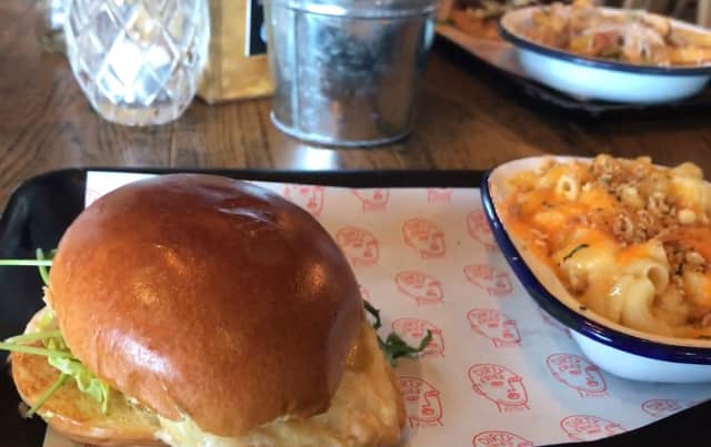 I visited Hub Box in Gunwharf Quays and I was impressed with the food dished up. 