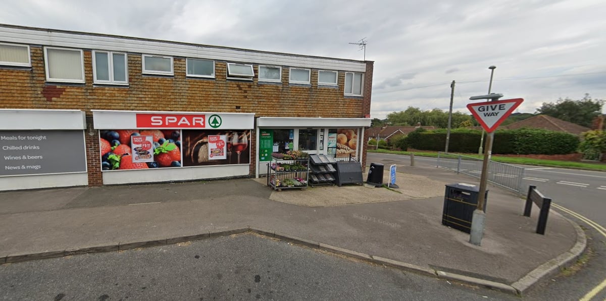 Spar: Horndean shop targeted by thieves during early hours - police launch investigation