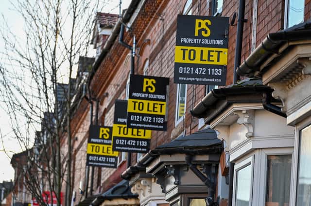 Typical tenant’s monthly expenditure on living expenses and bills is £965 per month. 