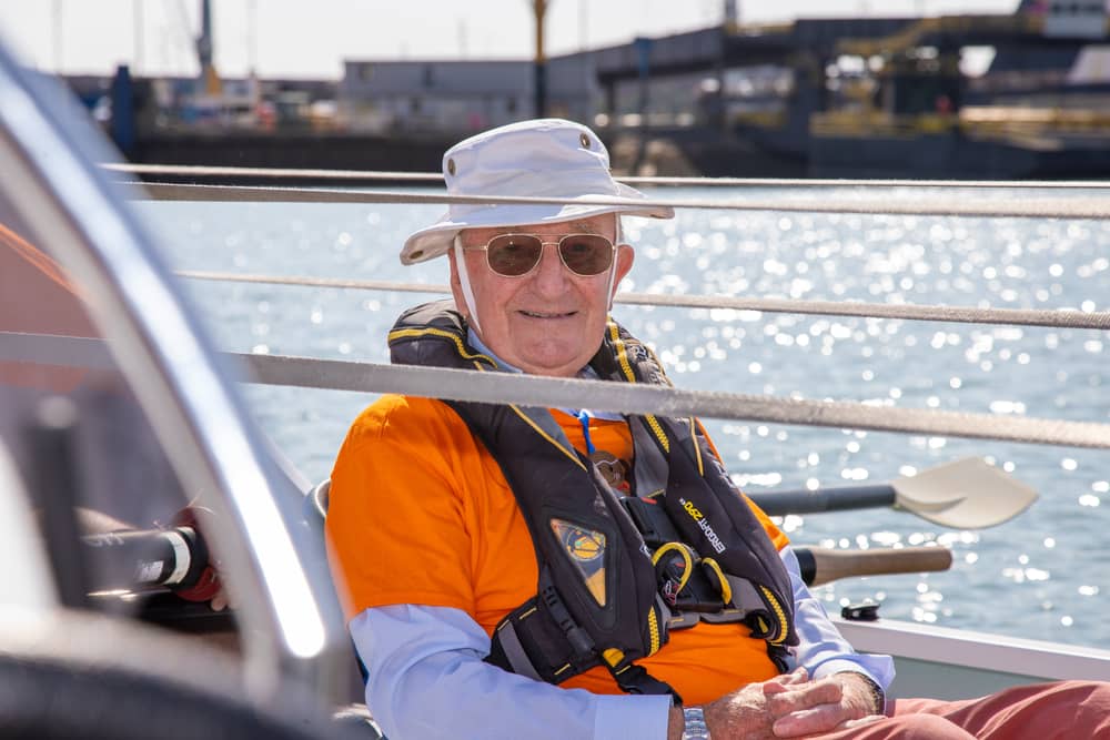 Commander Charles Wylie, 91, (retired) set out on HMS Oardacious to row around Portsmouth Harbour on August 12, raising money for Alzheimers Research UK.