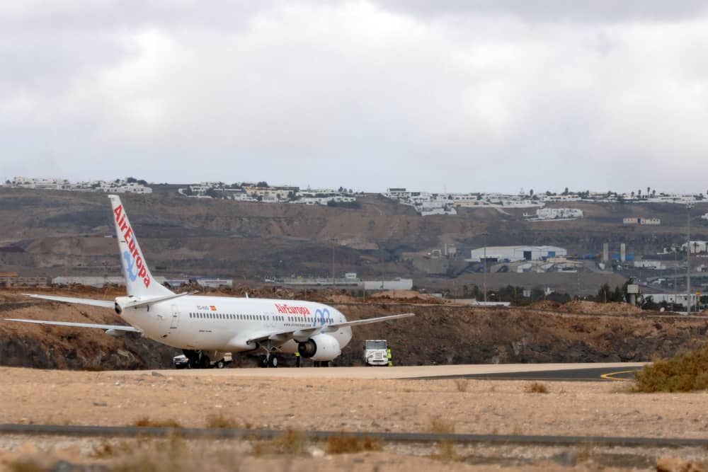 Dozens of flights remain affected by cancellations or delays at Lanzarote Airport after the airport closed due to intense haze. (Photo: Getty Images)