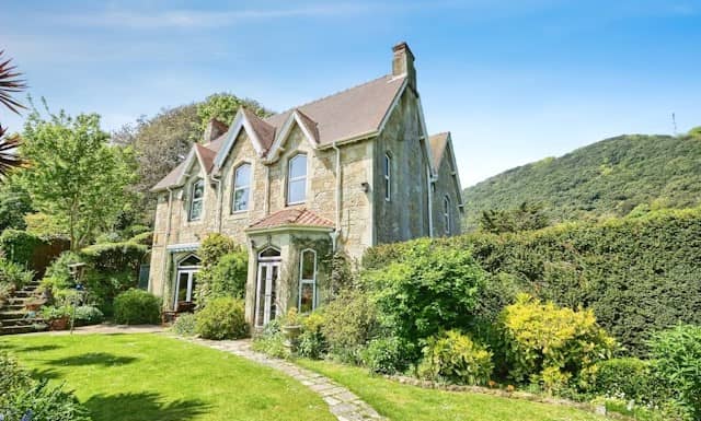 This home is a short walk from Bonchurch Village and Ventnor Town. 
