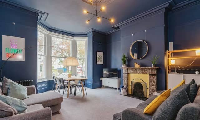 This two bedroom flat is in a prime location in Southsea and is 100m from the promenade.