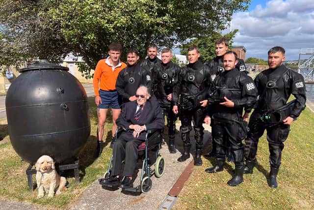 Boyd Salmon, one of the last surviving Royal Navy bomb disposal specialists from the Second World War, has died at the age of 100.