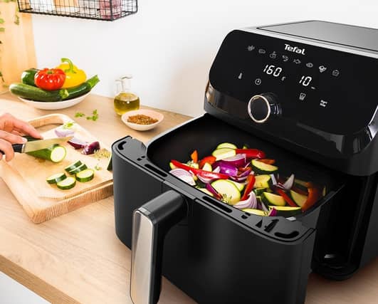 The Easy Fry Mega has a huge single drawer