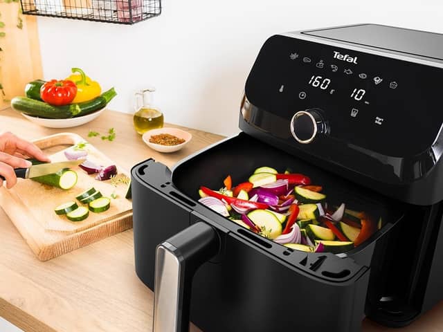 The Easy Fry Mega has a huge single drawer