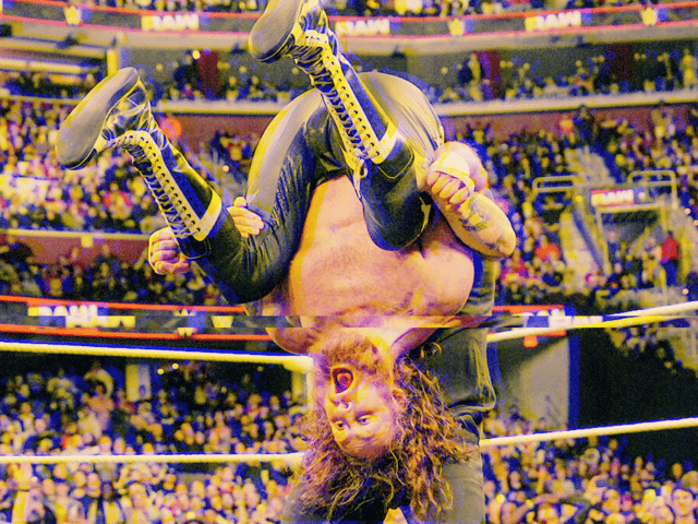 WWE fans watching Raw on Netflix overnight all experienced the same technical issues during while watching the episode live.