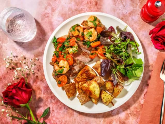 Enjoy a romantic meal for two with the HelloFresh Valentine's Day box and get 50% off your first box