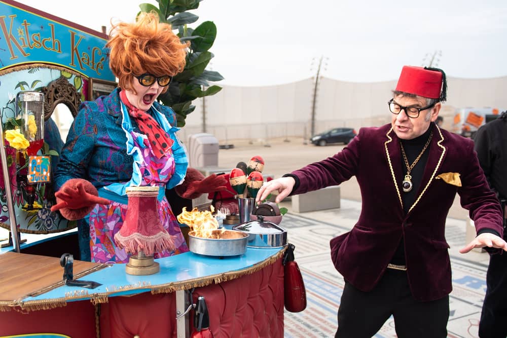 Pam and Gordon cook up some chaos with the Kitsch Kafe