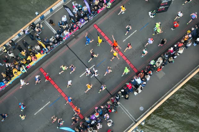 Marathon runners should dig out their sunhats because it’s going to be a sunny one in London this weekend.