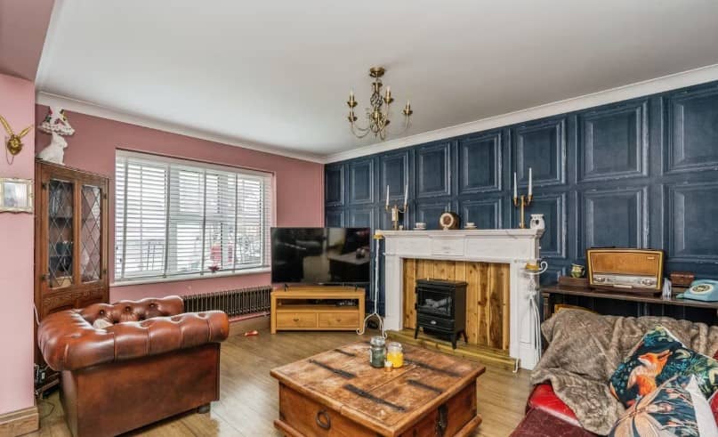 The listing says: "A 3 bedroom end of terrace house enviably situated at the end of this residential cul de sac in Gosport."