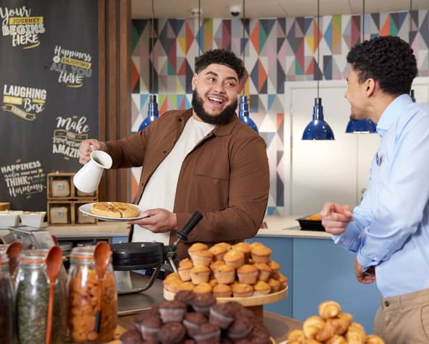 Big Zuu, known for his iconic smile, has teamed up with Hampton by Hilton and researchers at Goldsmiths, University of London to scientifically prove how friendly service transforms an ordinary hotel stay into an exceptional one