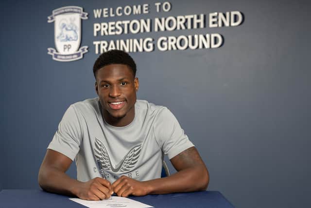 Thierry Small signs for Preston