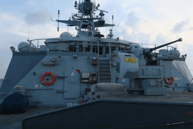 HMS Spey makes her way through the South China Sea