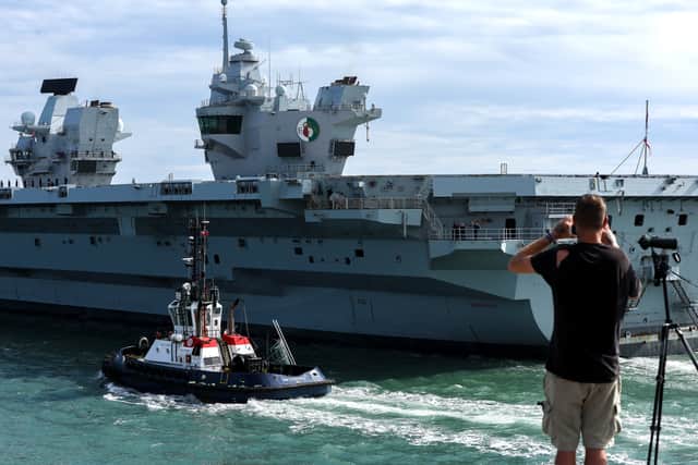 Mechanical issues were reported aboard HMS Queen Elizabeth before she set sail for Rosyth from HMNB Portsmouth.