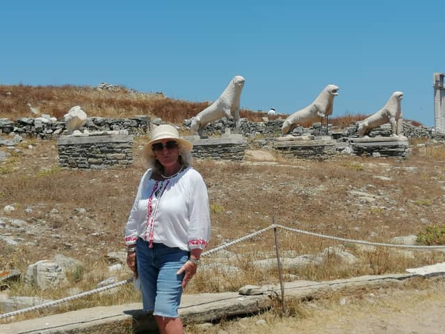 Marion visits the Lions of Delos