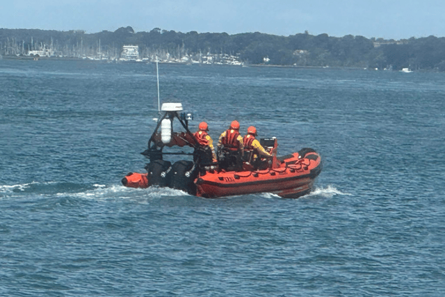 An injured sailor was rescued near the Isle of Wight with personnel from Gosport And Fareham Inshore Rescue Service being deployed to the scene.
