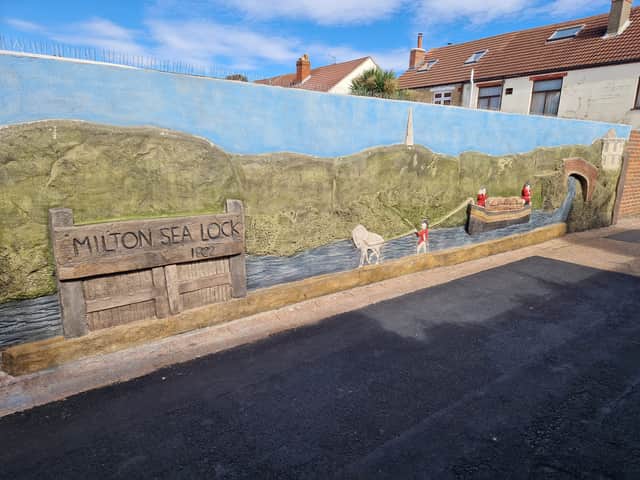 Mural to the canal which can be found on the footpath off Ironbridge Lane