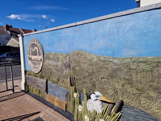 Mural to the canal which can be found on the footpath off Ironbridge Lane