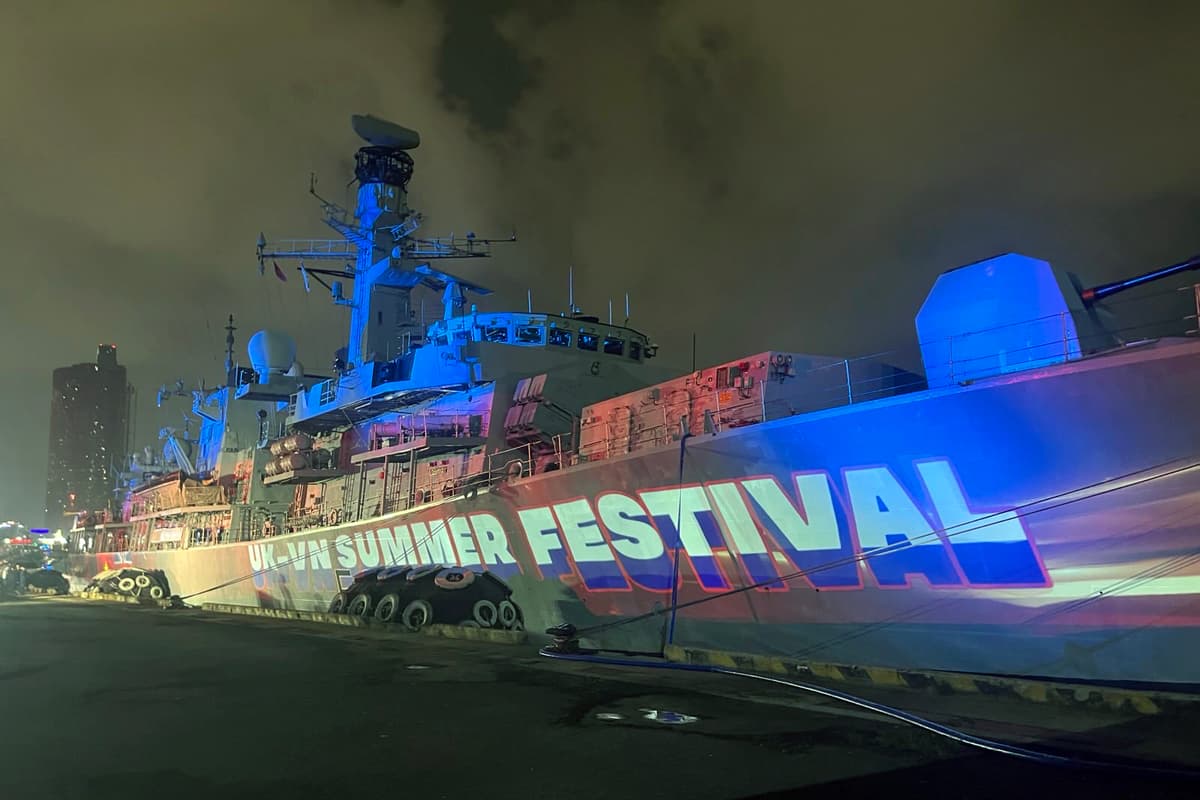 „Hohes Betriebstempo“: HMS Richmond setzt Operationen fort ...