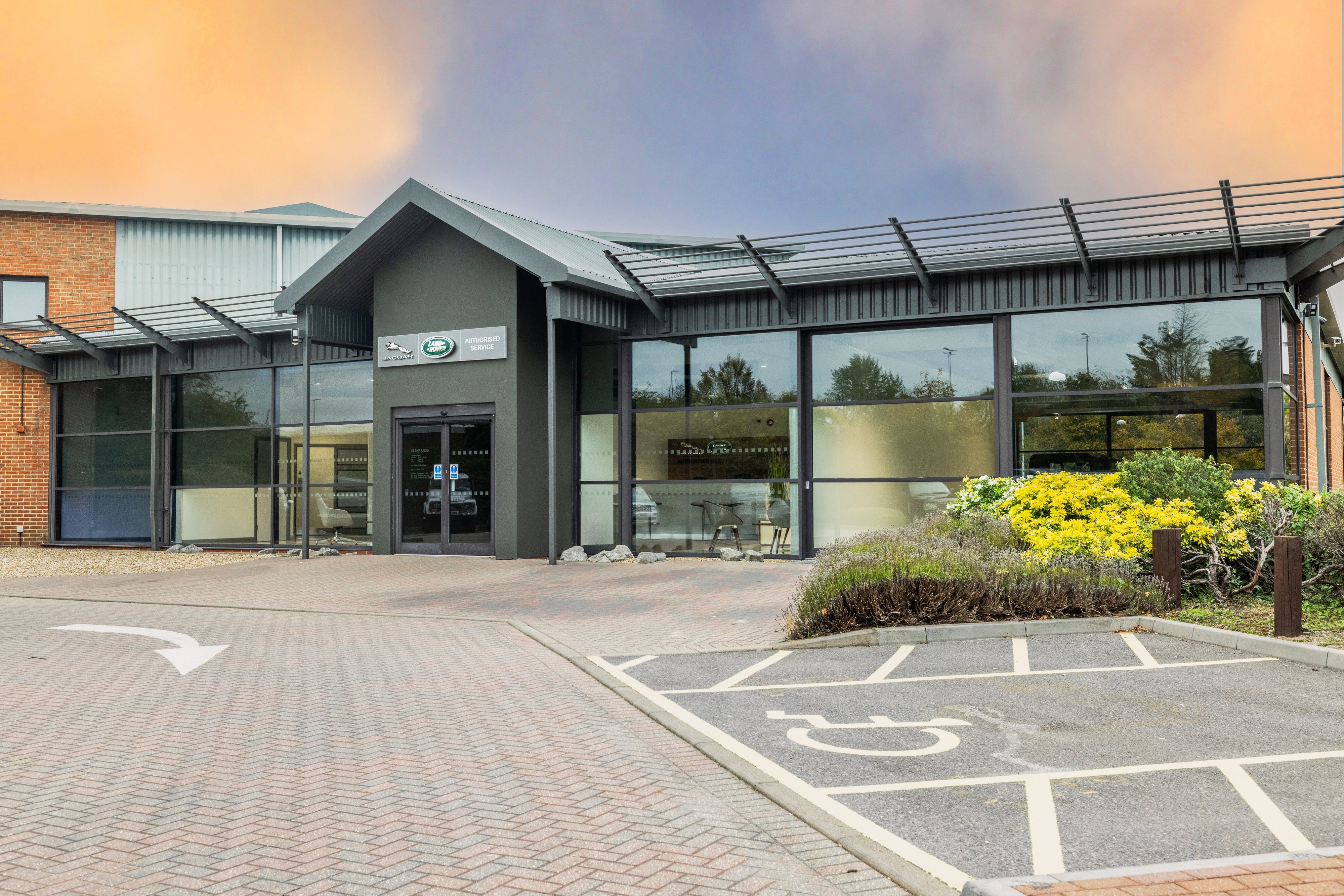 Glenrands Jaguar & Land Rover Authorised Service Centre Portsmouth