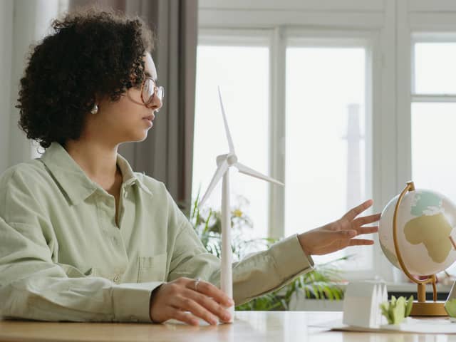 Around 400,000 new, GREEN jobs are expected by 2030, with demand for plumbers, electricians and welders among others (Photo: Pexels)
