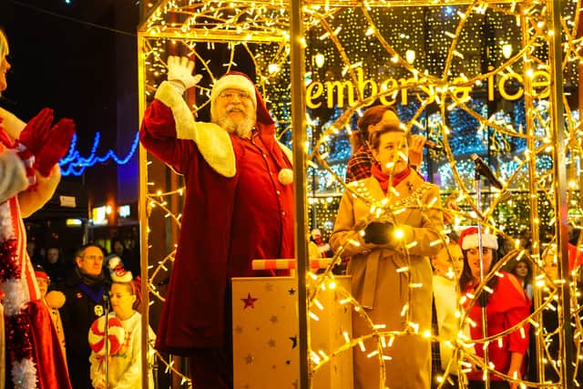Santa turning on the Fareham Christmas lights with Louise Clubley. Pictured by Alec Chapman