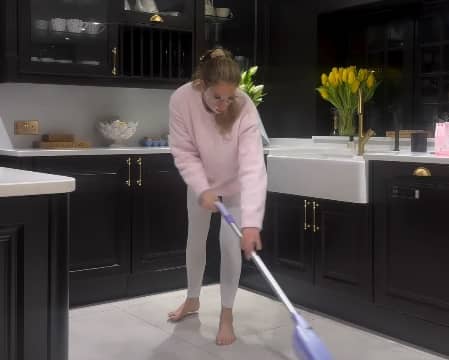Stacey Solomon says this handy cleaning gadget helps reduce how often she needs to reach for the hoover. Photo by Instagram/Stacey Solomon.