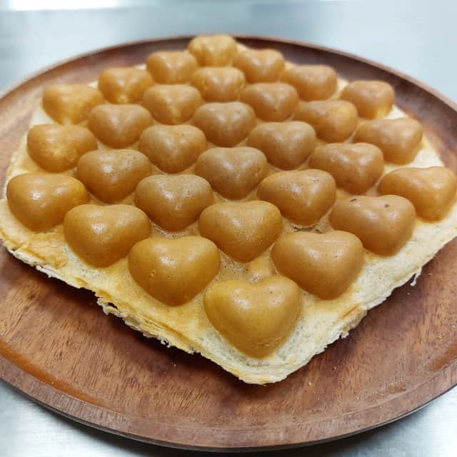 The bubble waffle from Happy Lab Bubble Tea & Dessert in Cascades Shopping Centre.