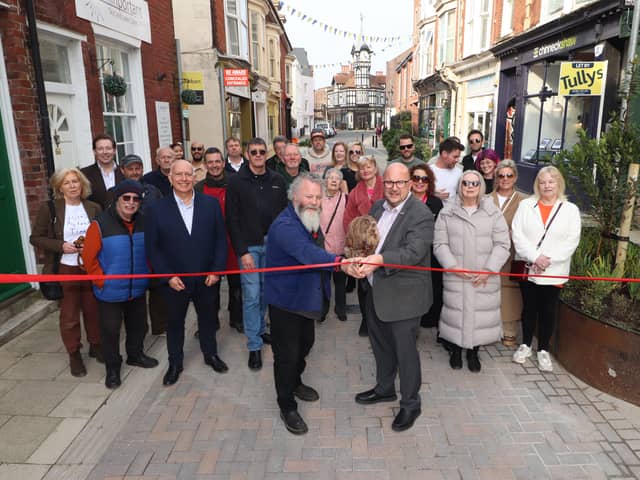Ribbon cutting event to mark completion of Castle Road works in Southsea, Portsmouth on Monday 23rd March 2026



Pictured: Artist Pete Codling with Cllr Steve Pitt marking the completion by cutting the ribbon



Picture: Habibur Rahman