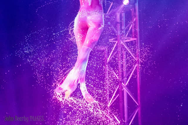 Former patient at Portsmouth Queen Alexandra Hospital and breast cancer survivor makes a triumphant  return to the city with Circus Extreme. 

Pictured: Laura Miller