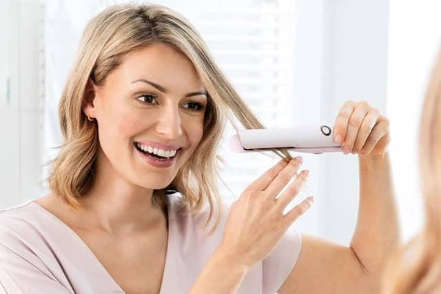These cordless straightners which are perfect for holidays and on-the-go beauty touch-ups are now on sale on Amazon.