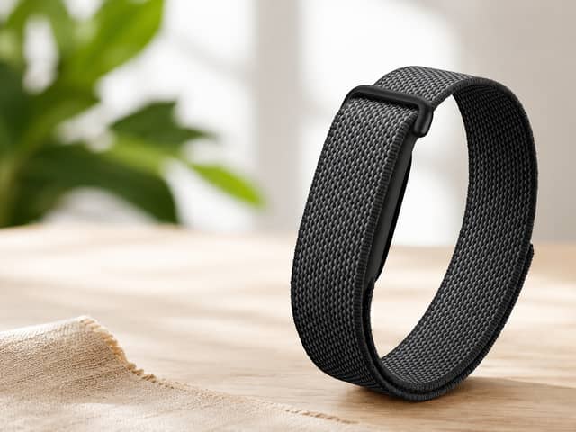 The charcoal grey Google Fitbit woven strap combines a breathable woven finish with a comfortable adjustable fit for daily wear and workouts