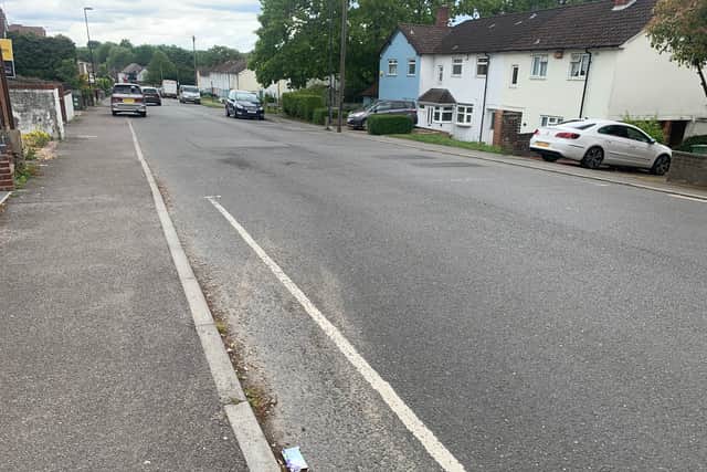 H-bar lines to stop drivers parking across driveways
