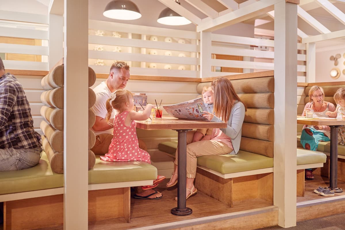 Kinder können im Butlin's Bognor Regis für 1 £ zu Mittag essen ...
