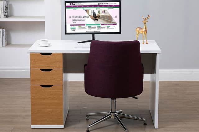 With its oak-effect detailing and contemporary white finish, the Aspyre Uno desk brings both style and practicality to compact workspaces